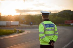 Salarii mai mari pentru poliţişti de la 1 februarie