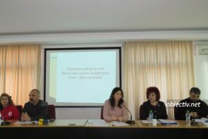 Slobozia: Dezbatere publică despre planul cadru pentru învăţământul liceal