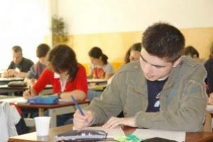 Cei mai buni elevi bârlădeni vor merge la judeţeana de ştiinţe socio-umane