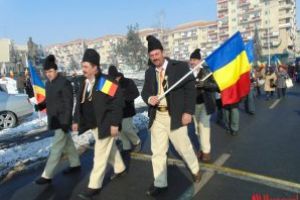 „Drumul Unirii”, reconstituit printr-un marş cu căruţe şi costume populare
