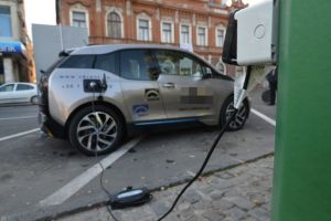 Proiect: 500 de staţii de alimentare pentru maşini electrice, în Braşov