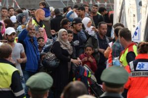 Ne pregatim pentru venirea MIGRANȚILOR?! Zeci de tabere mobile vor fi construite până în 2020