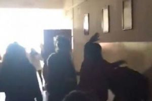 AREST LA DOMICILIU pentru MAMELE care au BĂTUT un COPIL în şcoală. Ce decizii a luat Inspectoratul Școlar Constanţa