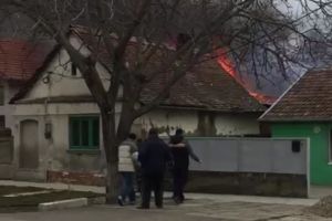 Incendiu puternic la acoperisul unei case din Chisoda