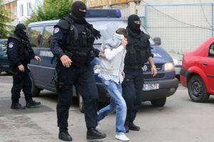 Gaşcă de spărgători, destructurată. Acţiona doar în zonele sigure