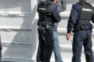 Un barbat a fost prins la furat din incinta OMV PETROM