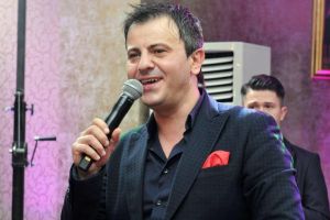 LOVITURĂ de IMAGINE, la Arad! Tinu Vereşezan A FĂCUT PASUL spre POLITICĂ. În ce PARTID s-a ÎNSCRIS (VIDEO)