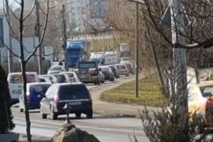 FOTO Fetiţă lovită de o maşină pe strada Henri Coandă din Sibiu