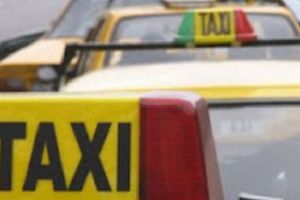 Atestate de conducător de taxi obţinute cu documente false