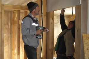 Habitat for Humanity România a redeschis şantierul din cartierul Izvoare