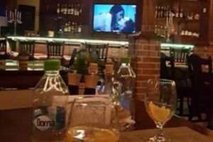 FILME PENTRU ADULȚI, la meniul zilei! Clienţii unui restaurant din România au avut parte de o SURPRIZĂ NEAȘTEPTATĂ