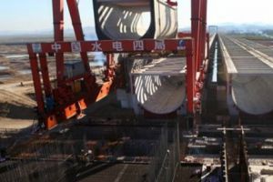 Cei mai rapizi şi mai eficienţi constructori din lume. Nicio altă ţără nu ar fi reuşit să realizeze aşa ceva