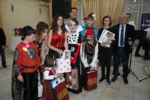 Saşii bistriţeni au alungat iarna. La „Fasching” au fost premiate cele mai spectaculoase măşti (FOTO)