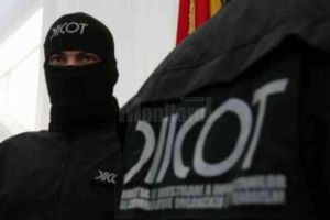 Tineri anchetaţi de DIICOT pentru distribuire de materiale pornografice cu fostele prietene