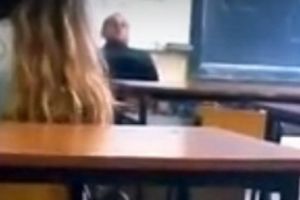 Decizia INSPECTORATULUI ȘCOLAR. Ce se va întâmpla cu PREOTUL acuzat că s-ar fi MASTURBAT la ore