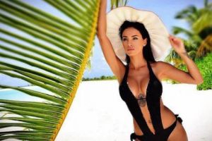 O VEDETĂ a dat cărţile pe faţă. A ţinut SARCINA un SECRET, dar nu s-a mai putut ASCUNDE