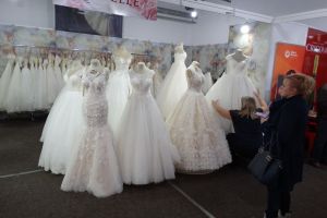 Ce se poartă în 2018 în materie de miri şi mirese