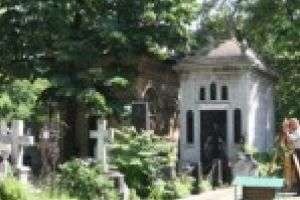 Primăria Reşiţa concurează cu Aquacaraş! Bani făcuţi pe morminte, la copy-paste!