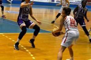 Baschetbalistele încheie sezonul cu un nou eşec