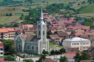 VIDEO Obicei unic la Gura Râului – Primarul dă socoteală sătenilor în centrul comunei