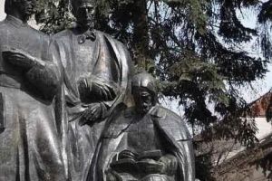 Cine va realiza proiectele „Grup statuar Şcoala Ardeleană” şi „Statuia Bethlen Gabor”