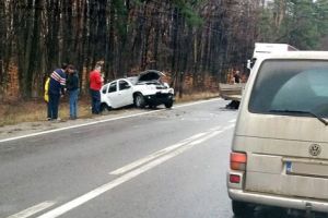Carambol cu trei maşini la Cotmeana