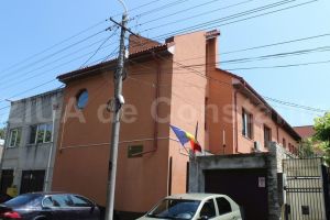 Fostul sef al Fortelor de Munca din Tulcea a luat, initial, cu executare. Rejudecarea cauzei a primit un nou termen 