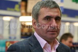 Cel mai mare fotbalist roman din toate timpurile implineste 53 de ani