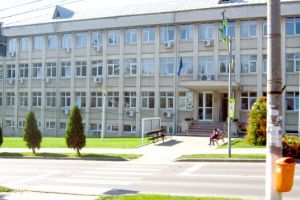 Primăria Huşi, asaltată de petiţii