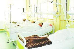 Spital fără medicamente. Unitatea sanitară din Deva nu mai are antibiotice. Pacienţii, obligaţi să şi le cumpere singuri