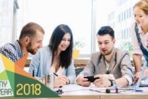 Premii de 50.000 de euro pentru elevi şi studenţi antreprenori în competiţii Junior Achievement (JA) 