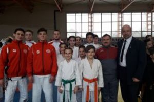 13 medalii de aur, 2 de argint şi 6 de bronz au fost obţinute de sportivii CSM Sfântu Gheorghe,  la Cupa României la Autoapărare