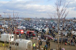 Inflaţie de maşini second hand în târgul auto