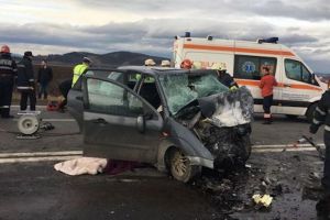 Tamponare pe DN1. O maşină de deszăpezire implicată