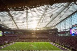 VIDEO Spectacolul reclamelor la SUPER BOWL: 5 mil. USD pentru 30 de secunde cu Morgan Freeman, Danny De Vito sau Keanu Reeves