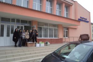 Donaţii de carte pentru elevi din Republica Moldova