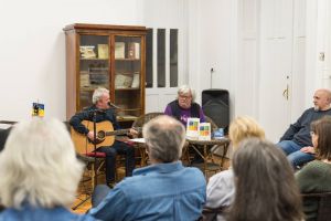 Seară EXTRAORDINARĂ de muzică şi poezie, la Biblioteca Judeţeană (GALERIE FOTO)