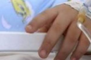 INCREDIBIL! O suceveancă şi-a tratat acasă fetiţa care căzuse în oala clocotită