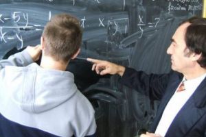 Profesor, fac schimb de loc de muncă cu şofer din minister