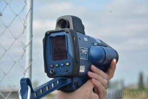 De două ori mai mulţi vitezomani au ieşit în trafic la sfârşit de săptămână: peste 430 de şoferi au fost prinşi şi amendaţi