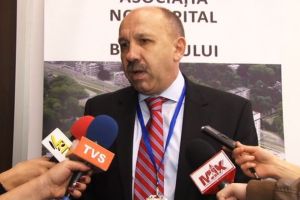 Trei ani pentru o definiţie!