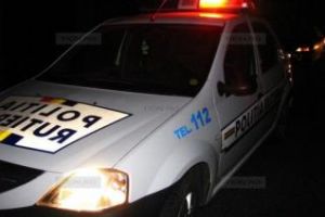 Urmărire în trafic şi foc de armă la Cluj! Un minor gonea cu maşina, apoi a încercat să fugă de poliţişti