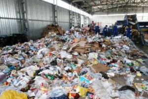 Ministerul Mediului VREA să PLĂTIM  2 lei garanţie pentru ambalaje pe lângă preţul de raft