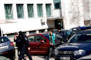 La puşcăria din Mioveni, deţinuţii primeau heroina-n franzelă