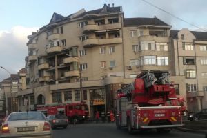 FOTO Incendiu într-un apartament de pe Alba Iulia din Sibiu