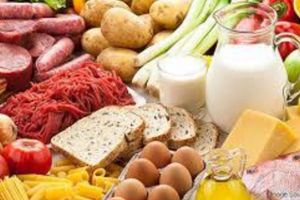 Chimicale periculoase în alimentele pe care le considerăm sănătoase. Cei mai expuşi, adolescenţii