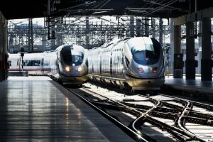 Cale ferată de mare viteză via Oradea: România şi Ungaria au semnat pentru tren super rapid între Cluj şi Budapesta