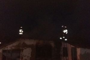 Incendiu la Caugagia, judetul Tulcea. O casa este cuprinsa de flacari