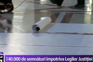 140.000 de semnaturi impotriva legilor Justitiei, depuse pe podeaua Parlamentului