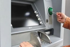 Iar am avut dreptate! COMISIOANELE BANCARE, DE LA BĂNCI ȘI BANCOMATE – ANULATE!
